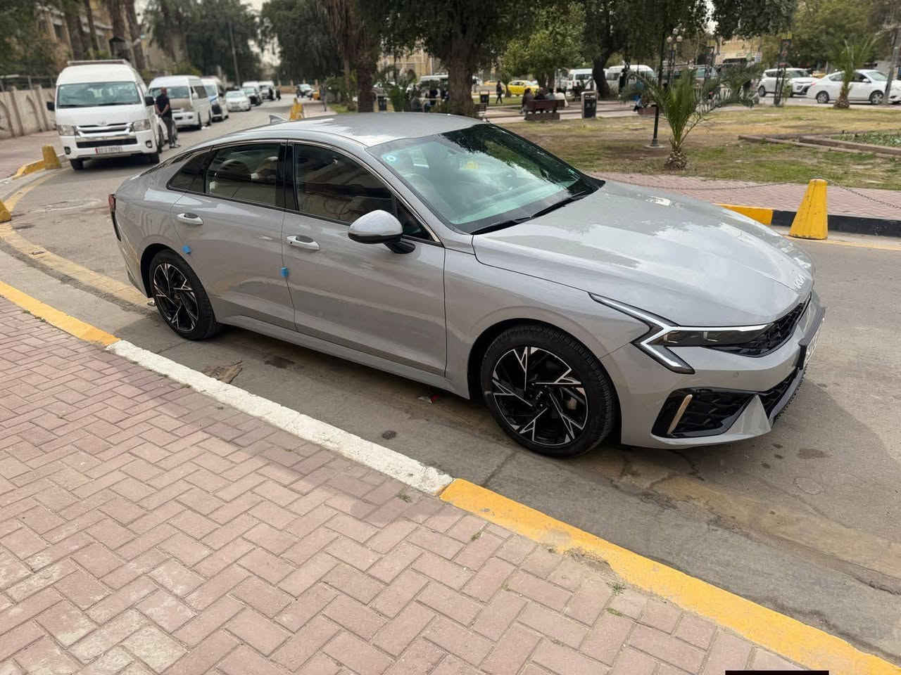 🔥 فرصة مميزة للبيع 🔥

كي فايف موديل 2024
محرك 2000 هايبرد سي سي اقتصادي وقوي

✨ المواصفات:• كار بلاي (Apple CarPlay)• شاشة كبيرة متصلة•
 كاميرا 360 درجة•
 داتا شو•
 مقاعد جلد فاخرة•
 مقاعد تدفئة وتبريد•
 قير أوتوماتيك 8 سرعات•
 بصمة تشغيل + بصمة أبواب•
 إضاءة ترحيبية•
 سايد بريك بصمة•
 Auto Hold• نظام موس للتحكم•
 مواصفات كثيرة جداً

💎 سيارة فخمة – نظيفة – جاهزة للاستخدام

📸 الصور توضح التفاصيل أكثر

📞 للاستفسار: *********** رقم بي واتساب مكان سياره الأعظمية بغداد, العراق
