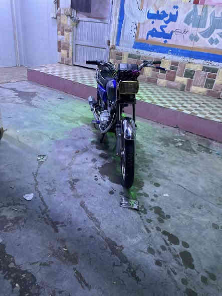 سلام عليكم دراجه للبيع تعمير الشاصي 19 اوراق اصولي والمحرك نامه شلامجه 23 اصلي والغراض كله نامه بس الشاصي ارشه سعر الدراجه 650 الرقم ***********
