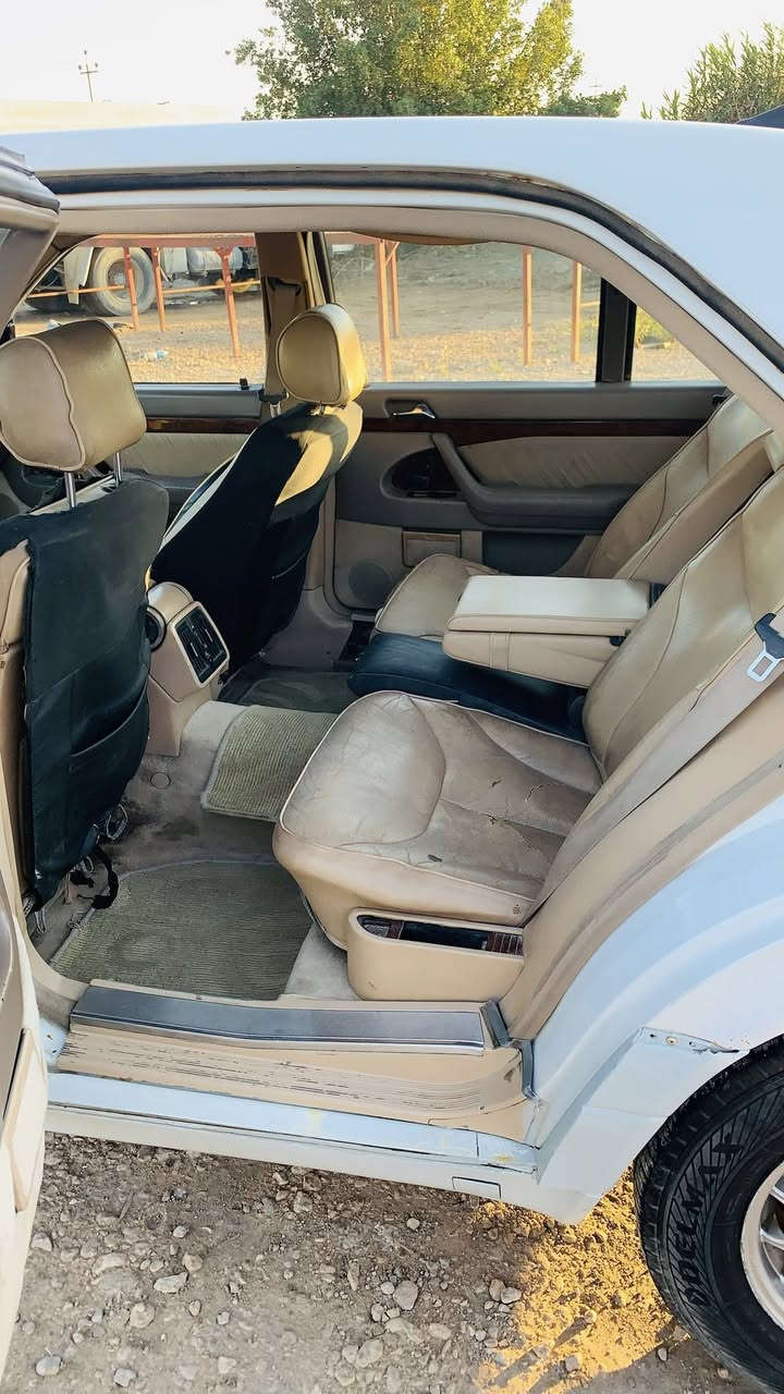 السلام عليكم تحياتي للجميع
للبيع فقط مرسيدس شبح موديل 98 اصل 600 محوره ياباني 3000VVT مكينه بحاله ممتازه حداديه جديده تبريد شغال سلايد شغال سنتر لوك شاشه وكامره خلفيه اربع جام كهربائي اربع كشن كهرباء فول فول موصفات تخم ويل كب سيفونه داخل كريمي  السياره مكفوله من الكص صبغ عام بيه ضربه من المقدم رقم ذي قار وهزه وسنويه جدد السعر 58 وبيه مجال لعيونكم عنوان ديواينه او نجف الرقم ***********
