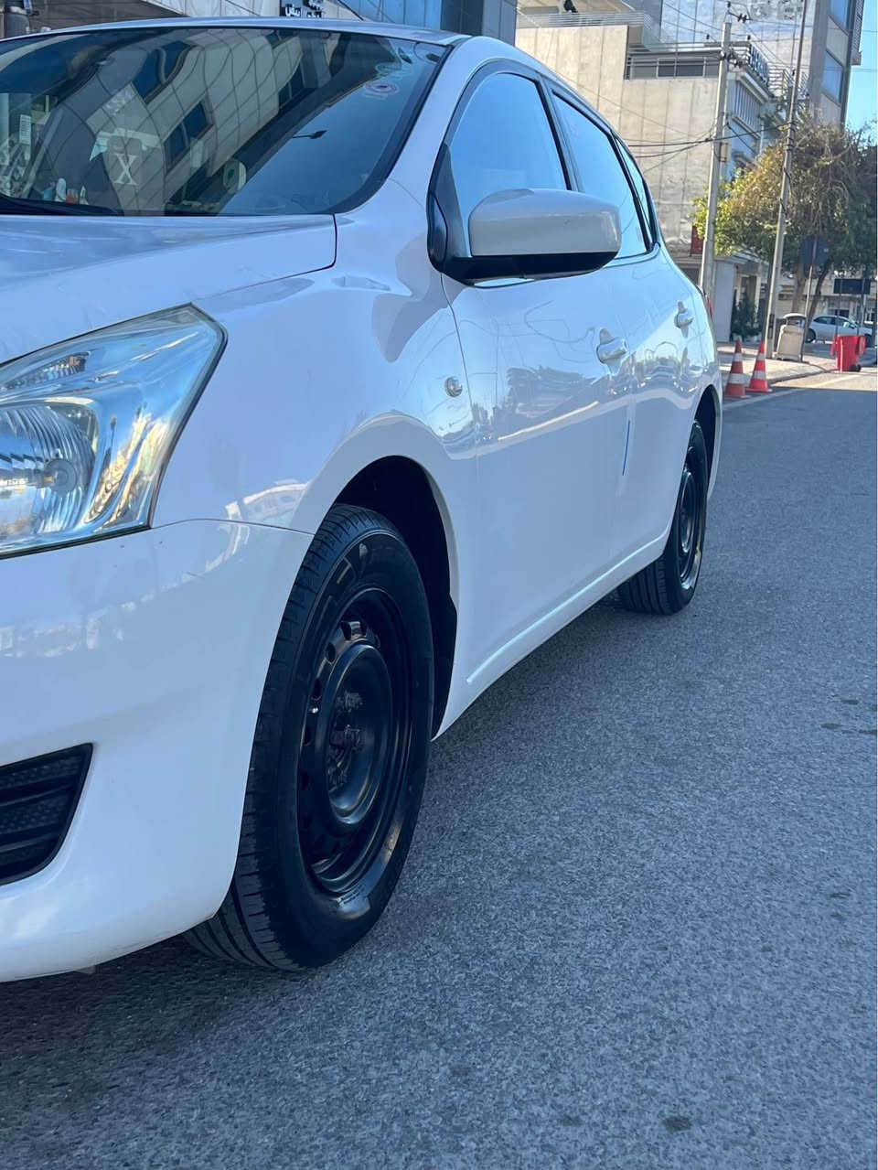 تيده ٢٠١٦ 
هيچ بوياغي نيه ته نها ٢-٣ تعديلي بچوكي هه يه
سه نه ويو فه حس و هه زه ي نويه 
گير و مه كينه و ته فه و ره قه ي به شه رت سياره كه جركه ي تيدا نيه هه موو شتي به شه رتي 
سعري١١٤$ و معامه له*********** أربيل, العراق
