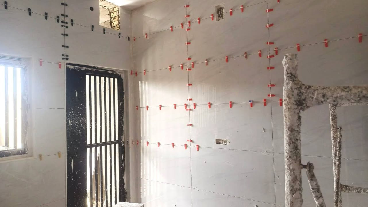 كادر خلفات سيراميك درجه اولى مكان العمل بصره ***********
