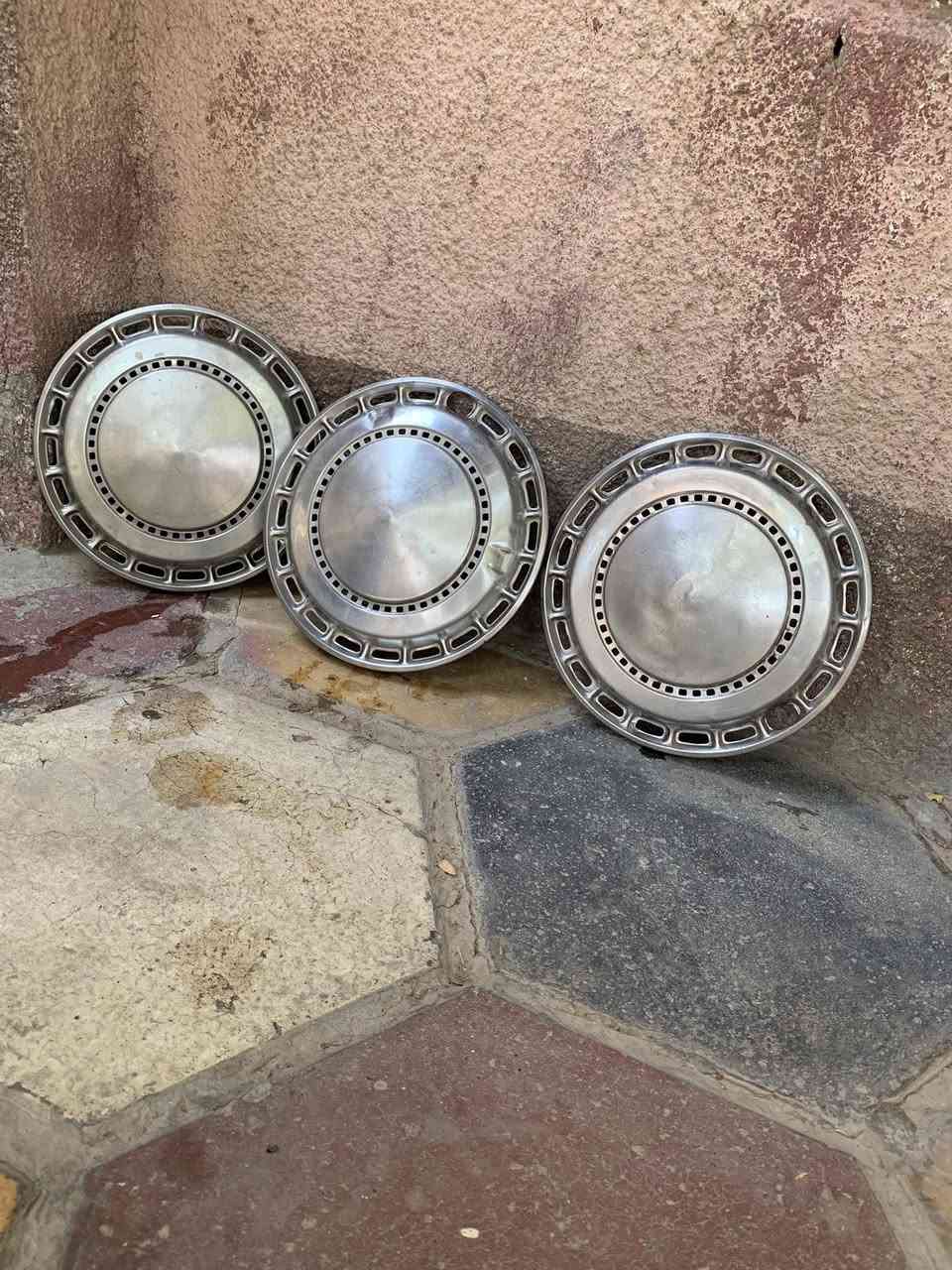 سلام عليكم للبيع كبات حجم 14 اصليات عدد 3 مكاني بغداد الحبيبية رقم الهاتف ***********
