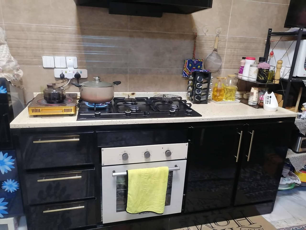 كاونتر للبيع السعر مليون ونص وبي مجال ويا طباخ والفرن المكان سامراء


**إذا كنت صاحب هذا الإعلان وتريد حذفه لأي سبب، رجاءا أرسل رسالة إلى الدعم الفني**