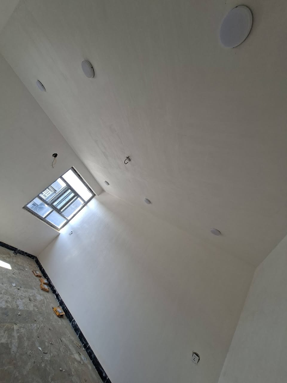 السلام عليكم . كهربائي متفرغ للعمل باسعار مناسبة و بجودة عالية 

للاستفسار ***********
