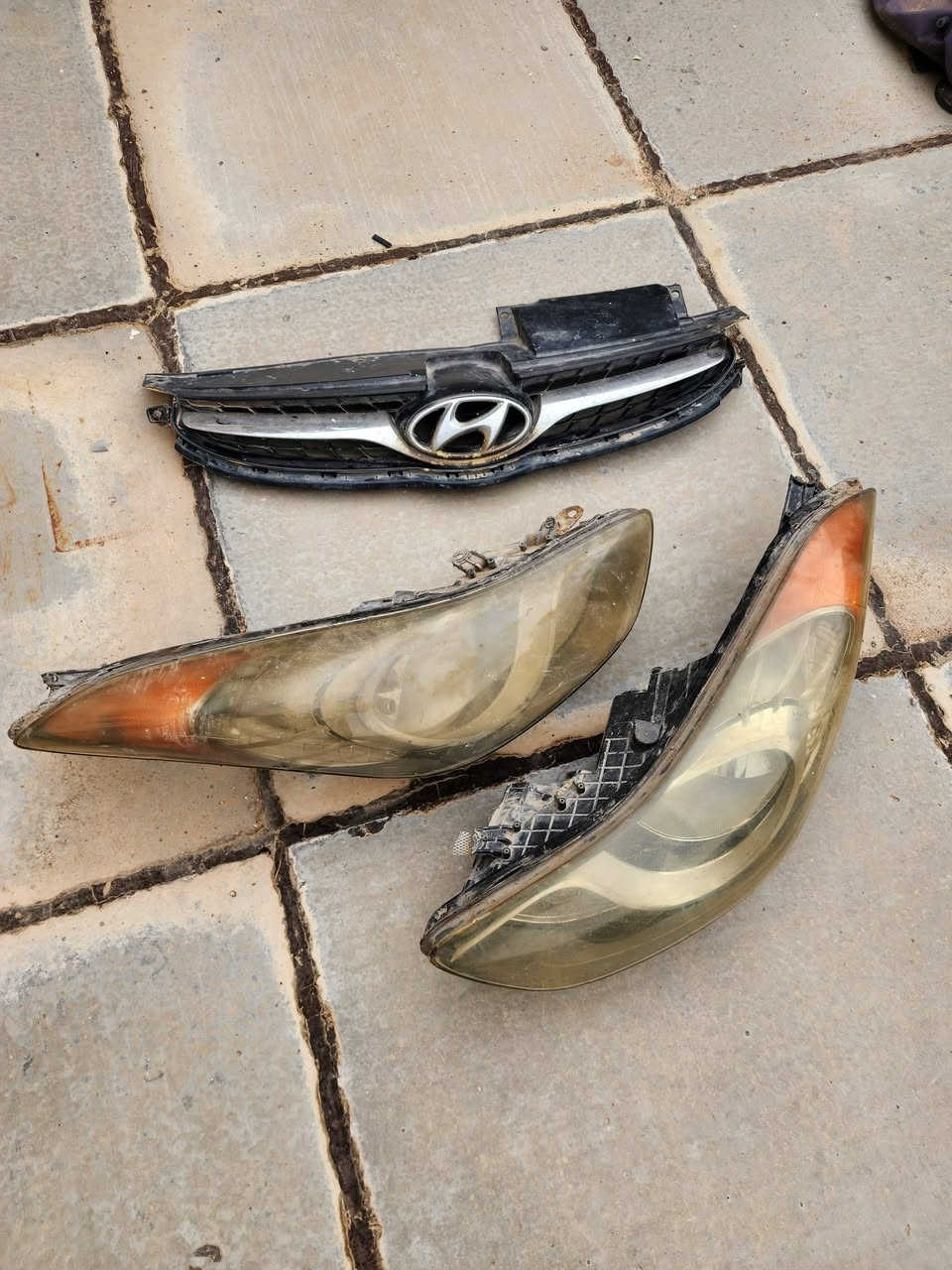 السلام عليكم غراض النترا مضلع 2013

مسجل بلادي شغال +  دعاميه خلفيه نضيفه مابيها كسر + دعاميه اماميه يحتاجلها ترتيب.  مازدات زوج + شباك

قيم واخذ مكانهن بغداد حي اور سبع قصور  

***********
