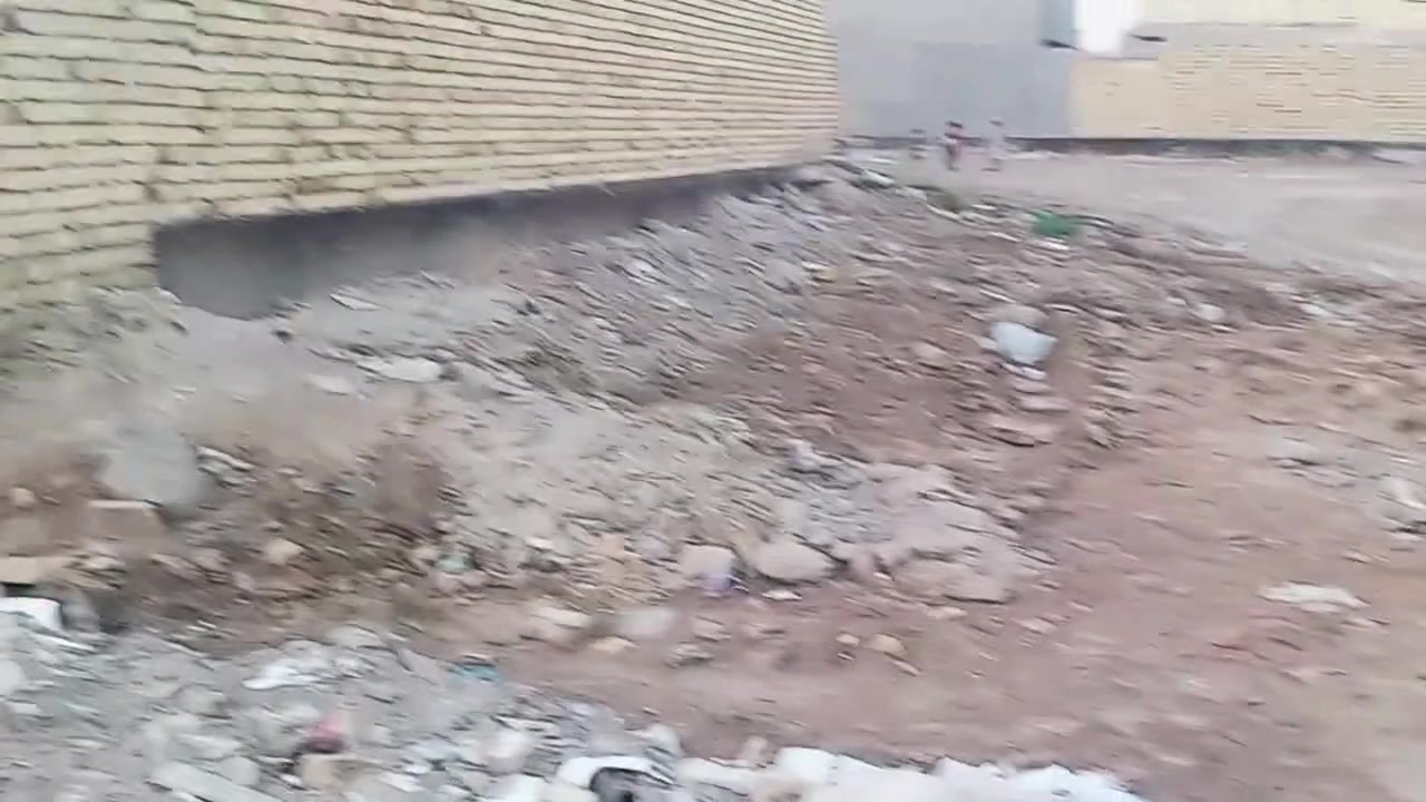 السلام عليكم 
قطعة لبيع 
مساحة 315 متر طابو زراعي سند 25 
تحويل مباشر 
الموقع شارع المعاره قرب بيت الحاج طه سوير 
قطعة ركن على 3 شوارع 
عرض الشارع 8 متر 
موقع مميز جدن جدن 
ترهم قطعتين القطعة 
ملاحضه 
مراجعت مكت العميد للعقار 
قرب بيت الحاج طه سوير
شارع المعاره 
اي ستفسار 
‏‪***********‬‏ واتساب 
‏‪***********‬‏
