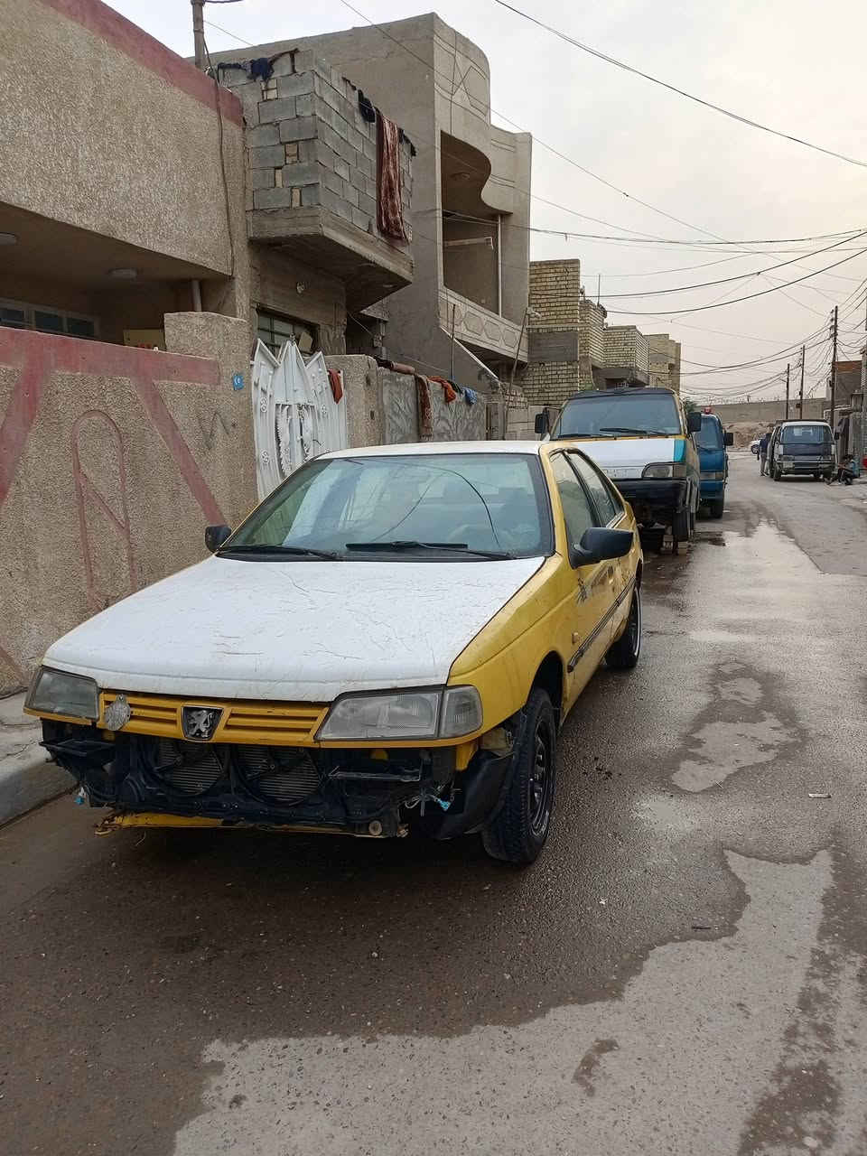 السلام عليكم بيجو روا مديل 2008 السياره حلوه ونضيفه 
صدر جديد داخل جديد مابيها لا ضربه ولا صبغ ولا خياس 
مكينتها بيها تبخير قوي السعر  15ورقه وبيها مجال العنوان بغداد الزعفرانيه  رقم ***********
