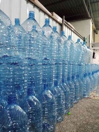 قوارير ماء • فارغة • كركوك