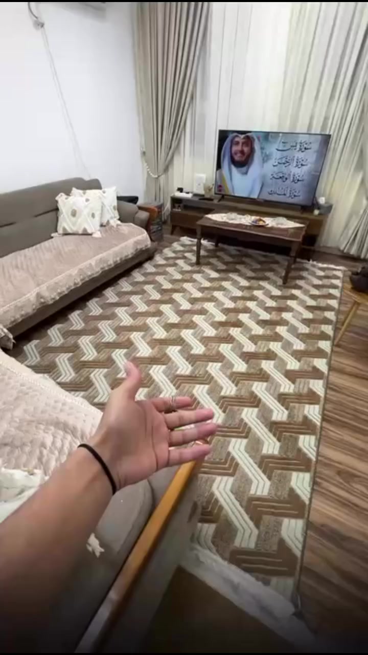 شقه للبيع  مدينة بسماية 100م موثثه واصل 20 مليون b8 طابق سادس للاستفسار ***********
