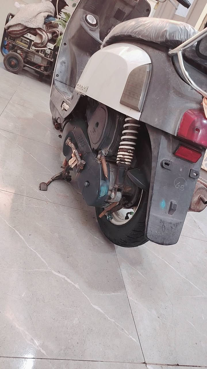 دراجه بوليسي للبيع الدراجه مكفوله مكينه وكير وختم واحد الدراجه البلادي ماناقصه شي شوفت عينك العنوان مجمع سيد اسماعيل البوابه الأوله السعر ٩٠٠ وبيه مجال للشراي بي خير ويدلل...      ***********  وهاذه رقمي
