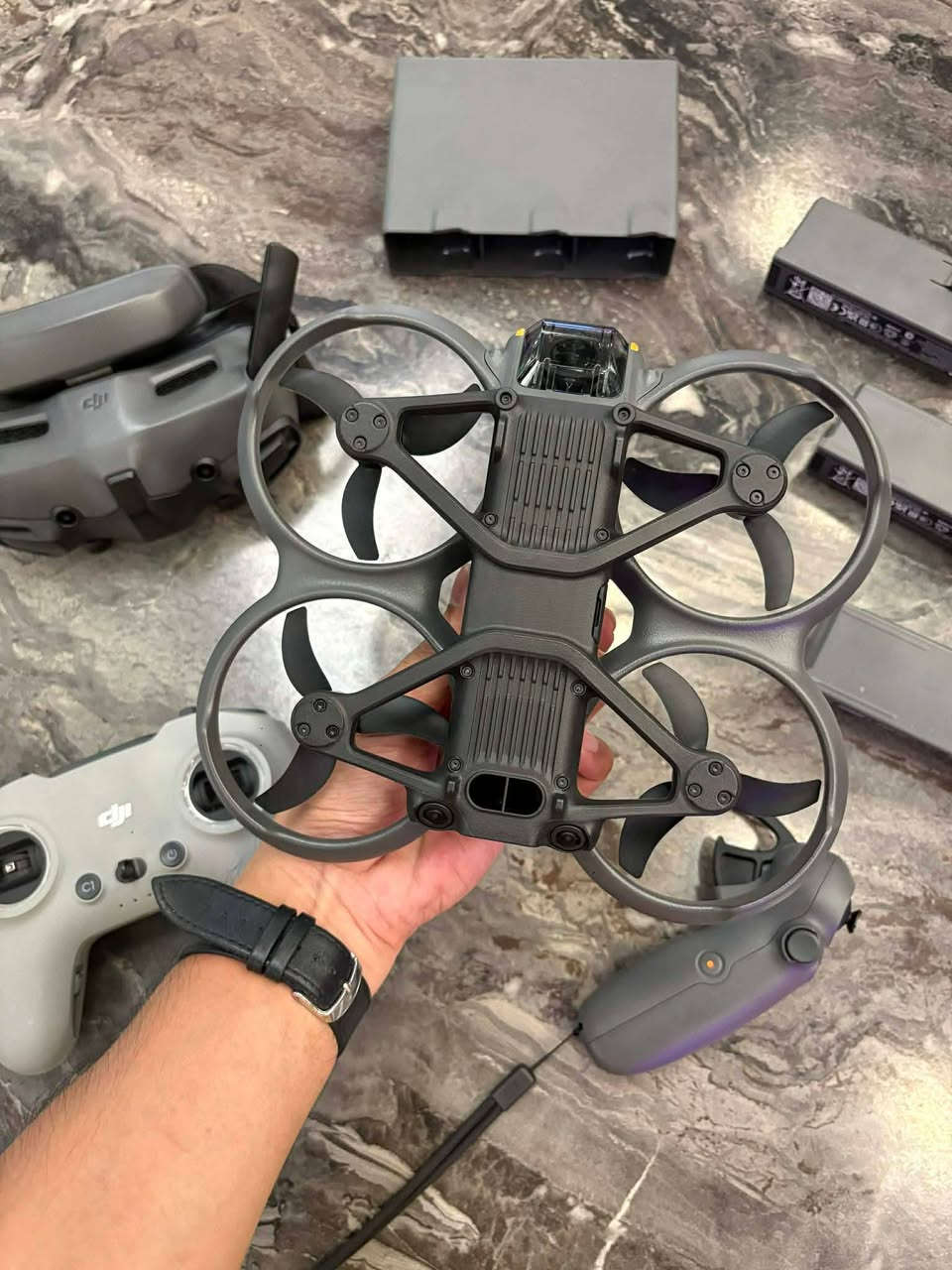 سلام عليكم
للبيع 
Avata 2
افاتا 2  سنگل  نظافه 100%
ملحقات 
موشن وبطاريات اثنين فقط 
بدون مناضر 
السعر مليون و100
جماعه اكو ارخص روح اشتري


**إذا كنت صاحب هذا الإعلان وتريد حذفه لأي سبب، رجاءا أرسل رسالة إلى الدعم الفني**
