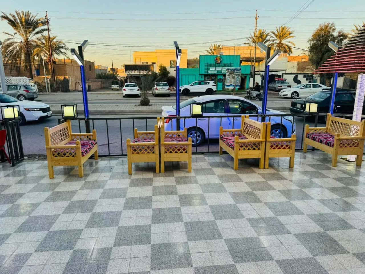 #يسرنا ان نعلن عن عودة افتتاح مطعم دگان برگرجي بحلّته الجديدة بعد اكمال اعمال الترميم والتجديد🤍رقم خدمة التوصيل***********
