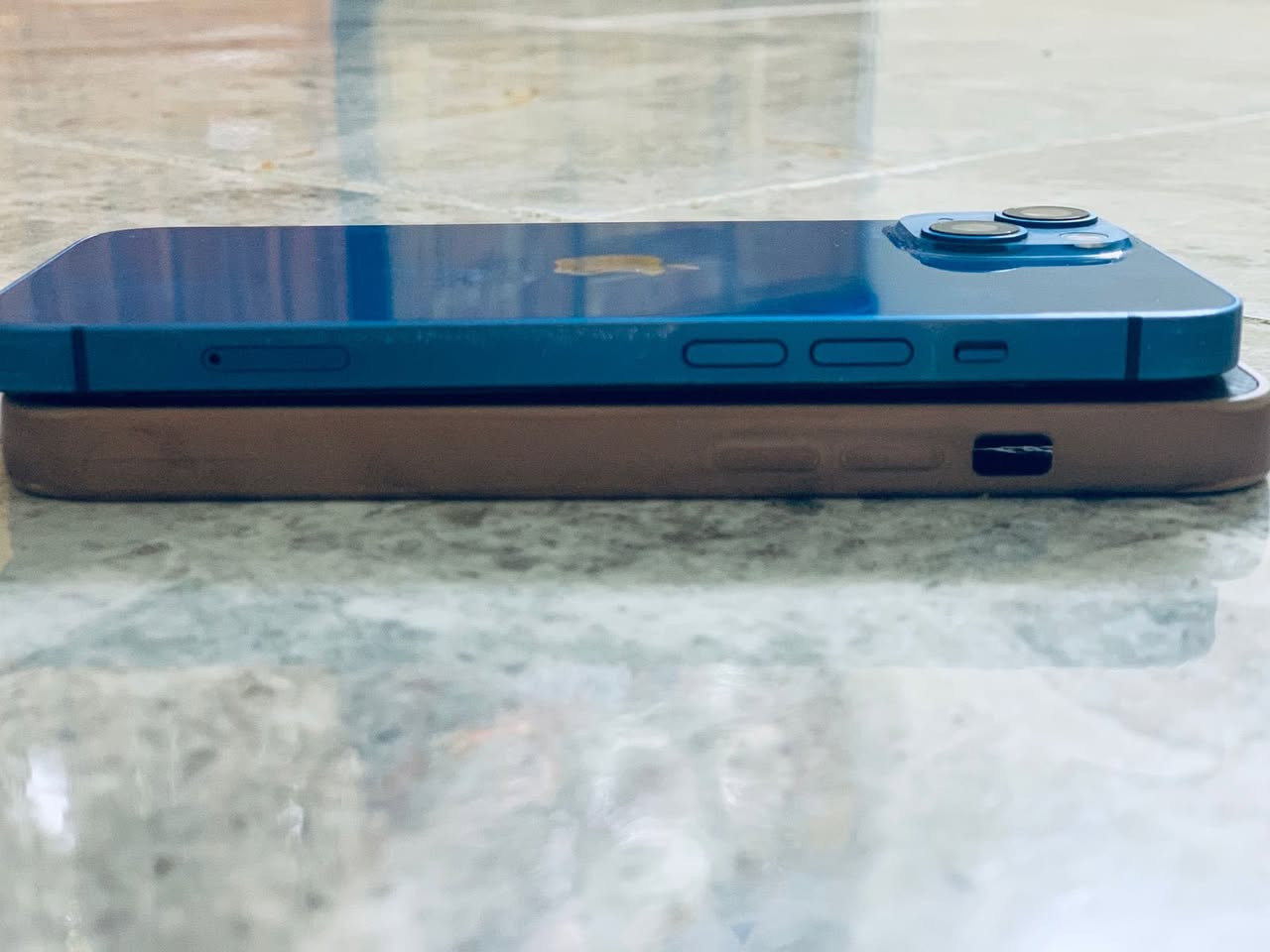 سلام عليكم ١٣عادي للبيع مكفول ما مفتوح بي اي شي 
صيانه ما داخل بطاريه ٨٤ ذاكره ١٢٨ الحهاز فطر ما بي 
فيس ايدي شغال كامرات شغاله سيم شغال الجهاز كله شغال وعل فحص السعر ٣٩٥الف وبي مجال بسيط 
***********مفتوح واتساب ٢٤ساعه  مكاني بغداد 
حي نصر
