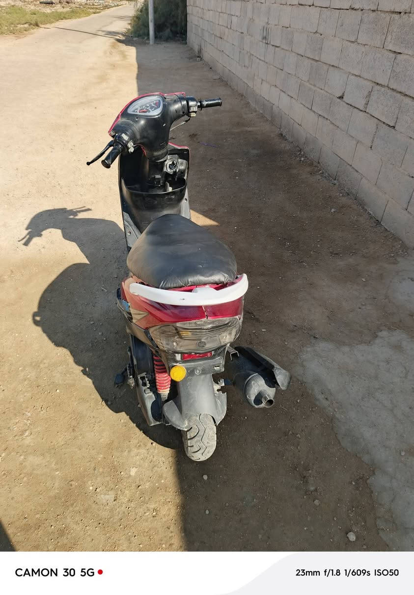 انشر للمره الثانيه بسبب الوعود الكاذبه دراجه ماكس عدله وحلوه مرتبه مثل ما بلصوره فقط مفتوحه مره وحده وشرط اصليات كزوز رياضي تجي وتشوفهة مكاني قضاء الدير ناحية النشوى اتصل وتساب ‏‪***********‬‏
