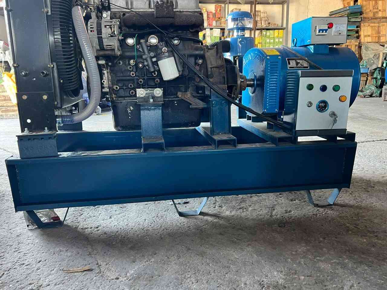 تعلن شركة الساير 
مولدات سامسونك كوري ٤ سلندر 
توليد ٣٠ كيفي 
صرف الكاز ٣ لتر ب ساعه 
#السعر ١٦ ورقه 
العنوان بابل ناحية الشوملي قرب الدفاع المدني 
***********
