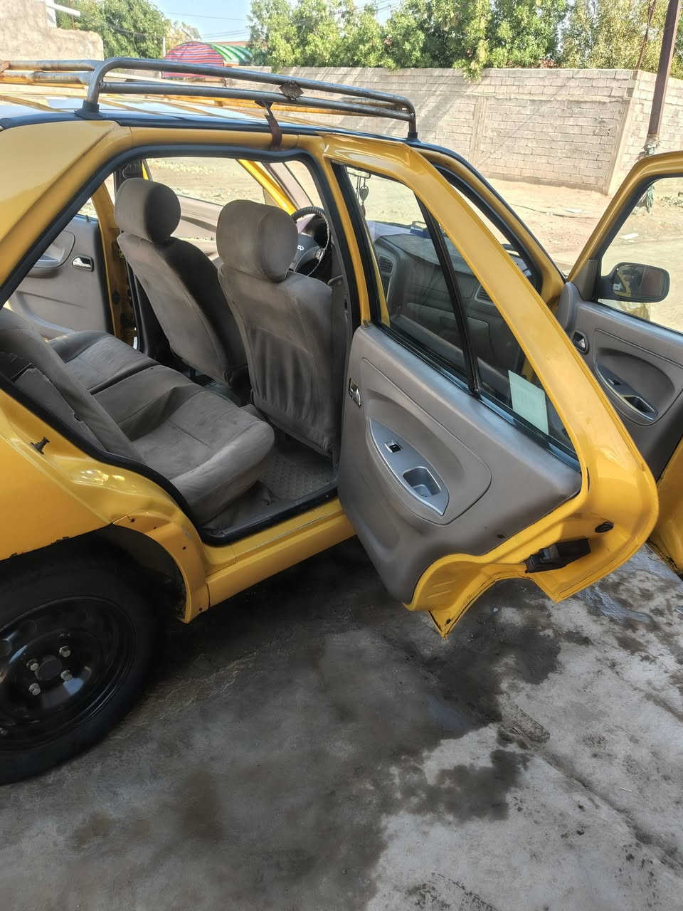 اسلام عليكم ورحمة اللة وبركاتة شيري اكوين موديل 2013 محرك مدون تبخير ابلادي بس كل شهر وينقص السيارة مكفولة عن اظرب ول لتبديل ماعدة بارد بيها وبيها طخات بصيطة اسعر 35 وبيها مجال  المعجبة سعر لى علق رحمة اللة والديكم سوك كلشي بي مكان سيارة مدائن جسر ديالى جديد الكريولية ***********
