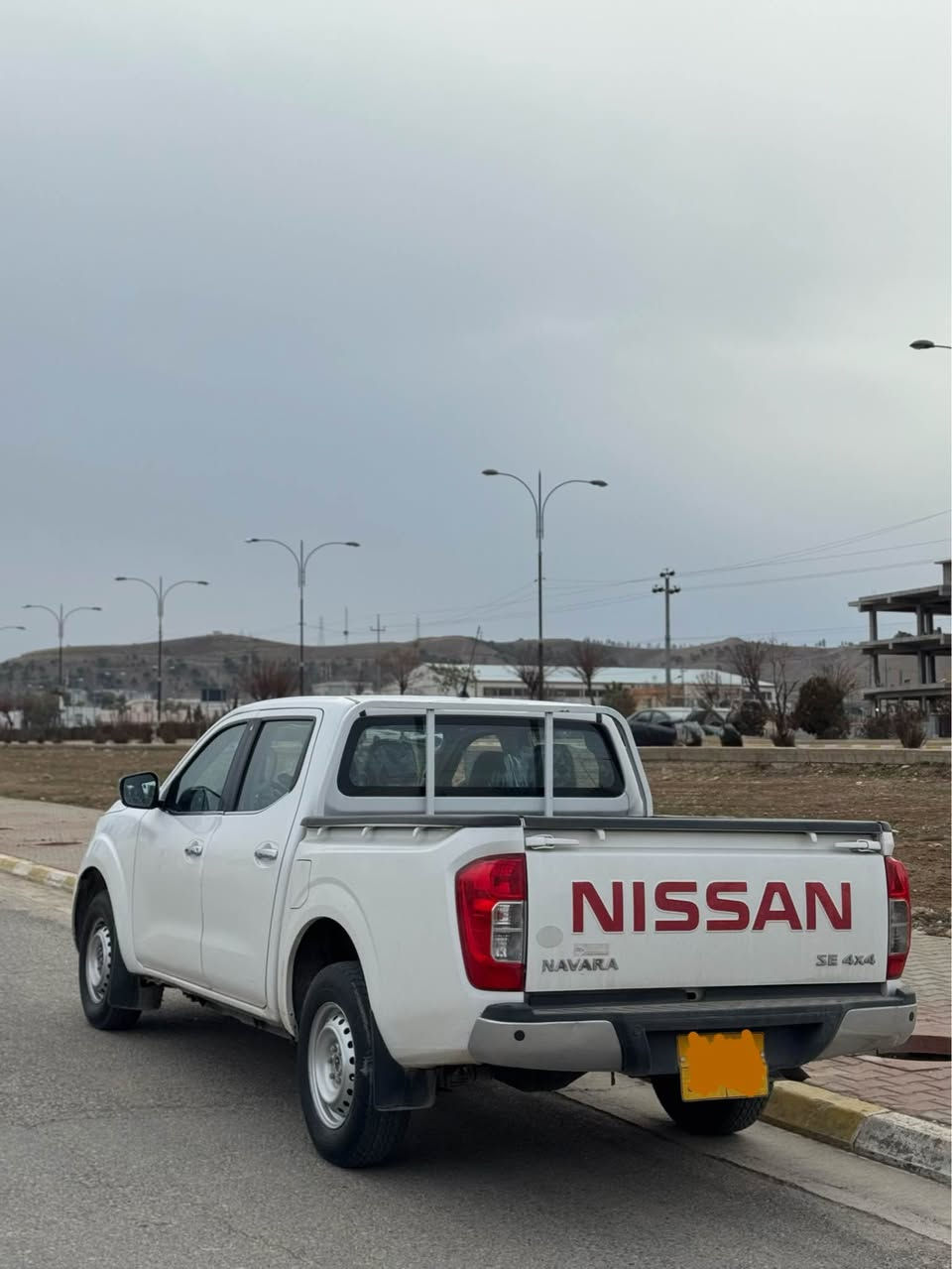 نیسان نەڤارای ٢٠١٩ مەکینەی گۆڕاوە بە بەتە vvt2400 سێ پارچەی پێشەوەی پێوەیە ئێرباگی تەقیوە سەیارەکە بێ تەقەو ڕەقەیە بێ عەیبە سەیارەکە سەنەوی بەسەرچووە وە بەشەرتی تەحویلوو غرامە ڕەقەم هەولێرە 
*********** شمشمل, السليمانية
