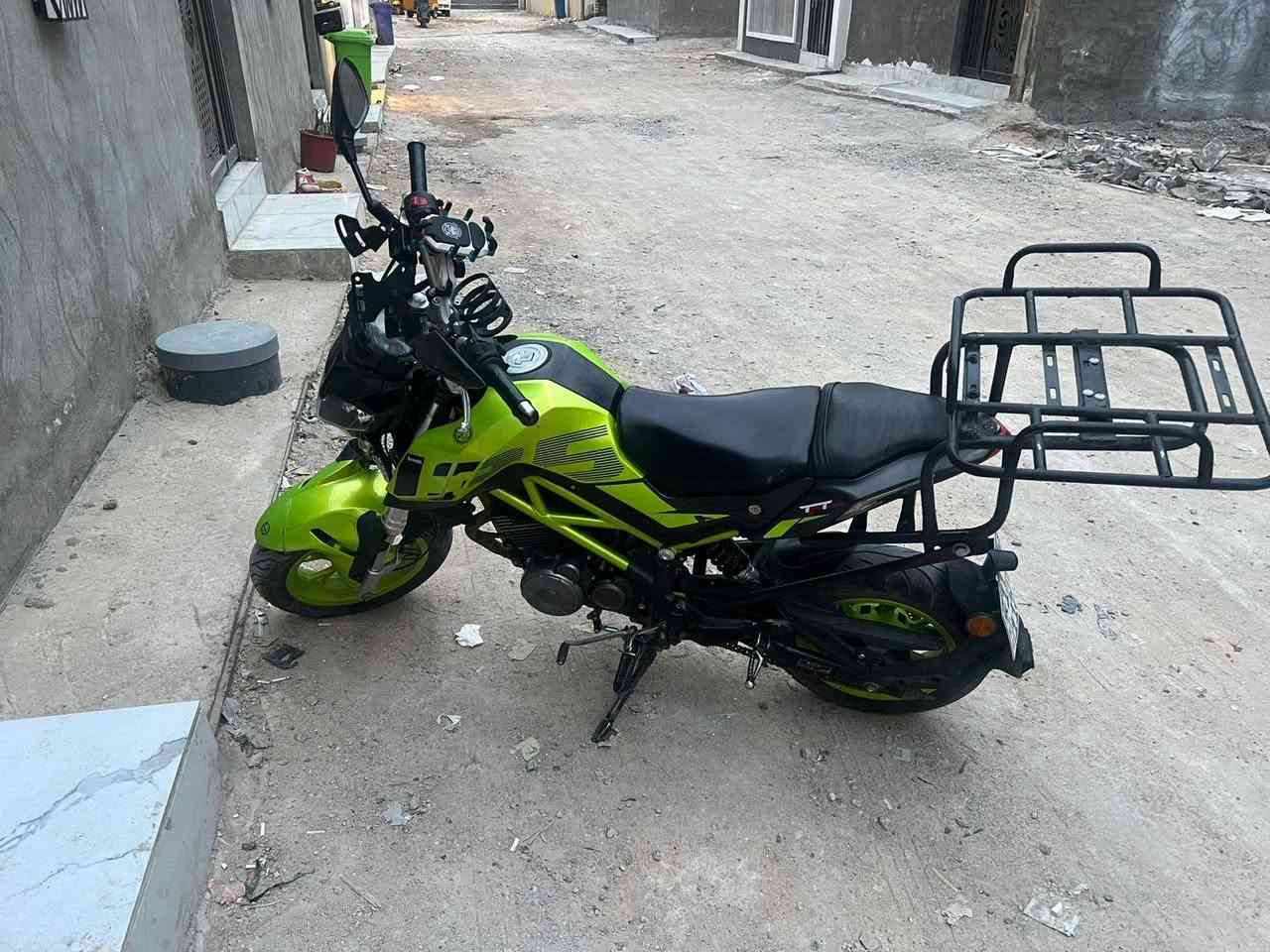 السلام عليكم بنلي 135 للبيع السعر ٢٢٥٠ باسمي رقم انكليزي بغداد مكاني البياع رقم  ***********
