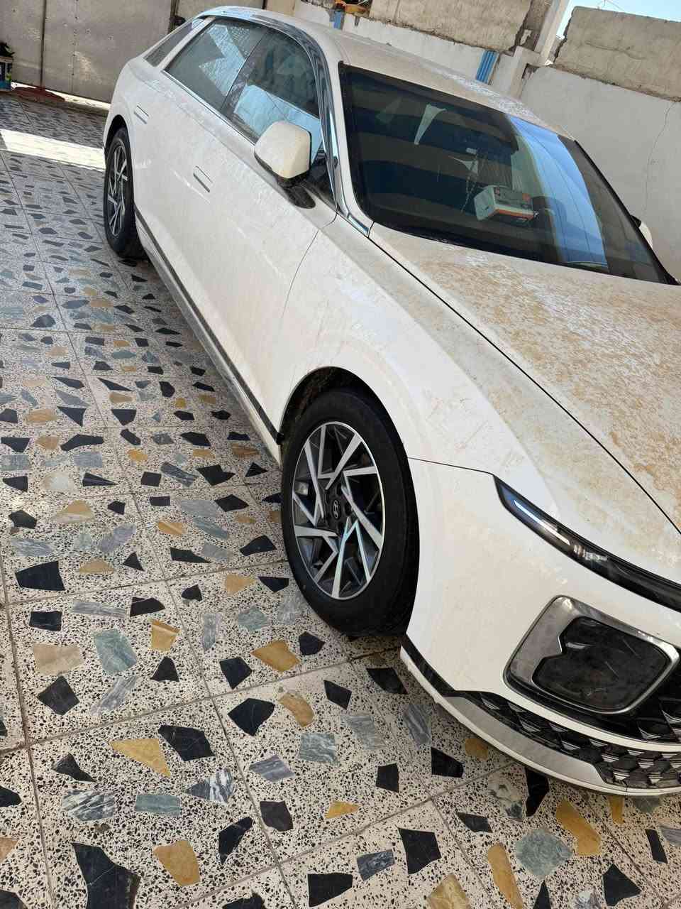 السلام عليكم ازيرا للبيع 2023 سياره جديده ونضيفه ومكفوله من كلشي فول عدا  الفتحه ثلاث كامرات رادار امامي خلفي توقف ذاتي السياره وارد كوري غاز بلادي ***********
السعر 230
