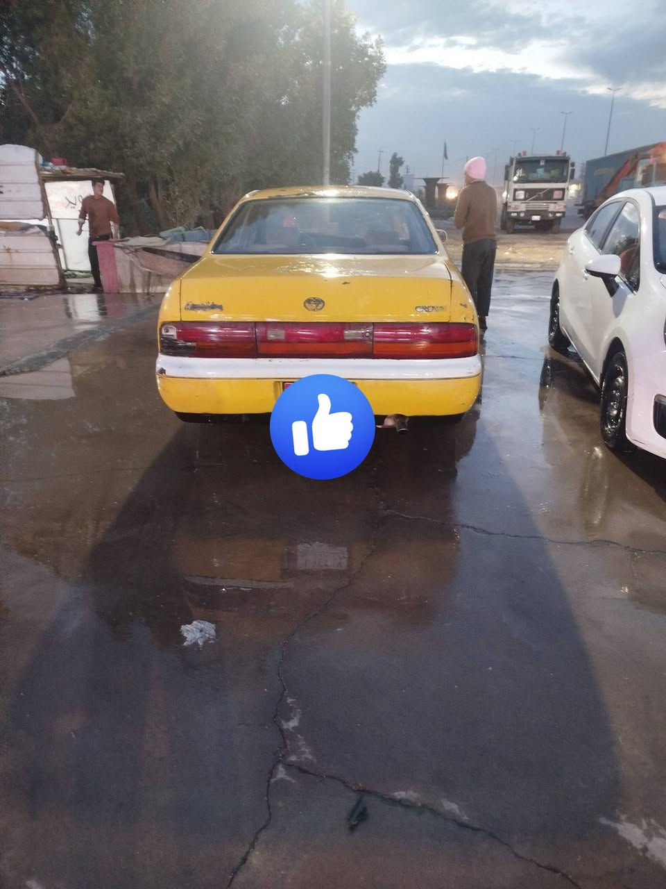 السلام عليكم بطة كراون موديل 2000 مكينة بلادية  كهربائيات تخم تاير دبلات صدر امامي وخلفي تبريد كله شغال رقمها ميسان تحويل مباشر غرامات مصفره مطلوبة هيئة سنة وحده فقط
رايدها ب 45ورقة 
***********
