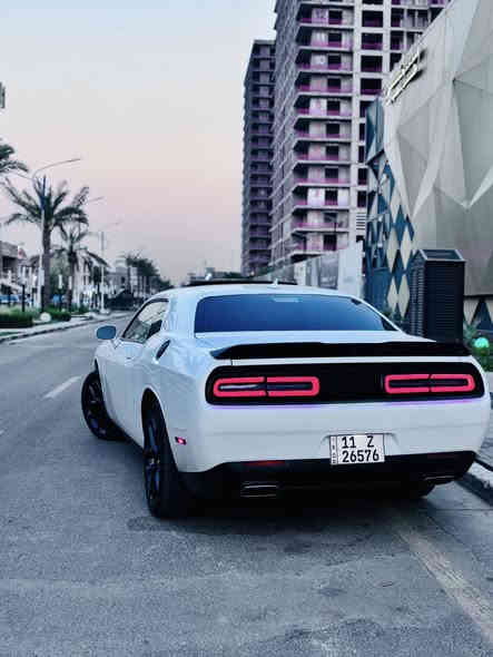 السلام عليكم 
جالنجر ٢٠٢٣ لاست كول
محرك ٣٦٠٠ ستة سلندر
بجم كبس  
فتحة شاشه جبيره كشن تدفئة هيتر ستيرن سستم صوت داخل كنتاره
رقم بغداد باسمي 
السيارة ماشية ٤٠ الف 
حادثها الباب مبدل نفس اللون 
والجاملغ الخلفي مبدل الكفر مالته ومصبوغ
وصور الحادث مرفقة وية الاعلان 
شباب السياره اني مستوردها 
والي يفتهم بالسيارات يعرف بيش كاصها وبيش صايره عليه   
اذا شفتها غالية او مو مناسبة فكلمة طيبة كافية وبالاخير هو كلة حديد وملك الشارع
 سعرها ٢٤٥ ورقة
مكانها باليرموك 
وهذا رقمي ***********
