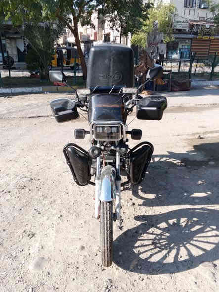 سلام عليكم  سونك سيفان للبيع المديل 26رقم شاصي 25🌹🌹🌹🌹🌹🌹🌹🌹🌹🌹🌹🌹🌹🌹🌹نازلة للشارع 9/28
لون ابيض 
ماشية 6000
مكينة CBF200ccضاغطة وزنجيل 
مبدل بيهة بس دبل امامي 
او هورن سيدان 
مكاني ((بغداد)) الرحمانية قرب ملعب الزوراء
ملاحضة بيهة درع او جنطة او هوائيات اشارة او بلوجكترات وسماعا +هورن سيدان السعر 1100مليون او او مية وبيهة مجال للشراء الاستفسار ***********

🌹🌹🌹🌹🌹🌹🌹🌹🌹🌹🌹🌹🌹🌹🌹
