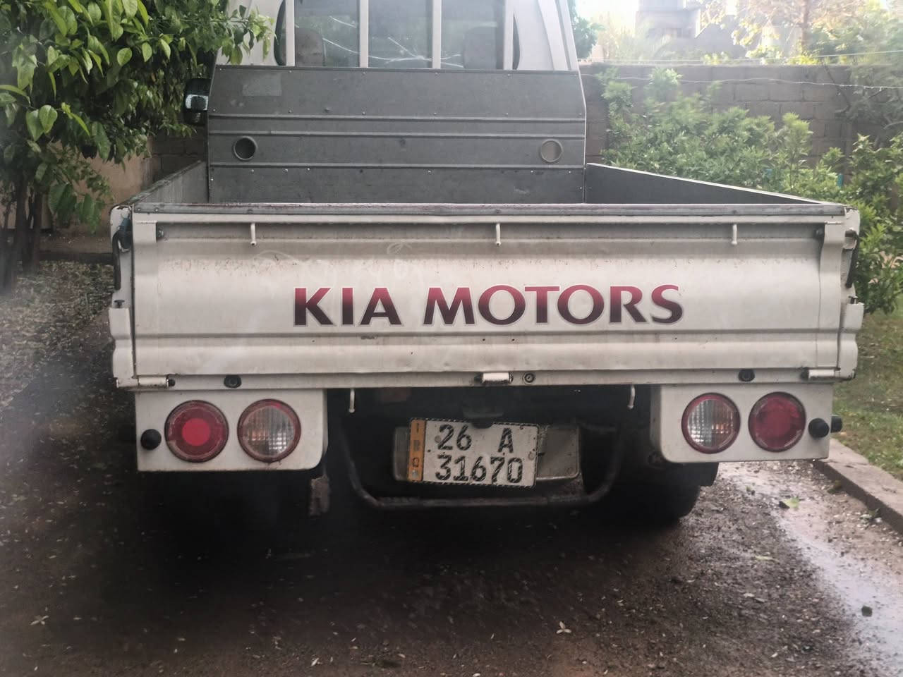 اسلام وعليكم كيا حمل للبيع رقم صلاح الدين ابلادي 
كير محرك مكفول بس بيها طخا بلباب عكس السايق
موديل ٢٠١٢.    ***********
