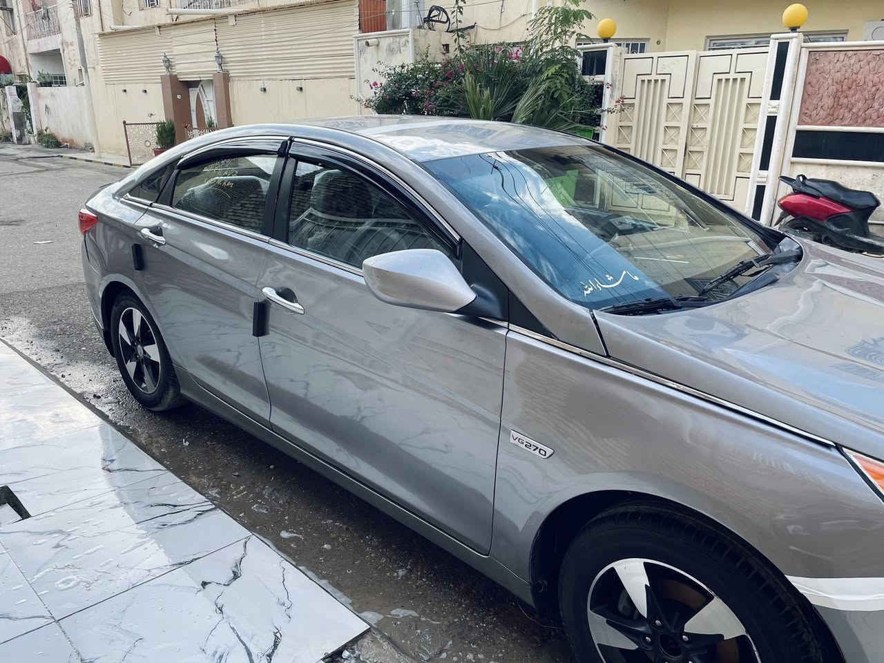 السلام عليكم سوناتا طك كارتون شركة شرط دخول جديد ماشية 150
#سوناتا _2014_نموذج  N سبورت محرك 2000 دوش المرغوب غاز اصل بلاد صانعينها الهم

+ نظام ايكو اقتصادي انسه لصرف ولبانزين الوصخ وتبديل الفيتبم ب١٠ الاف ٦٠ لتر شرط تمشيك فوك شهر 
ادوات ادوات  ادوات 
محرك وكير وحداديه فول مال الشركه طك كارتون (تجي وشوف بعينك)

 طخم ويل اصلي كارتون + طخم تاير كوري اصلي بجيس
باتري جديد ابو ل 90 ( 75 امبير )
#متوم_شمالي_انكليزي _ على رقم الشاصي 
تبريد ثلج 
كشنات جلد +تدفئه تبريد
شاشة تاب بلاد 
تحكم ستيرن 
مرئي شفط كهربائي
بلوتوث واواكس وفلاش
كيجات ليزرية
مانع انزلاق
فرشة ارضيه جلد وعازل
حساسات اصتدام
كزوزين
جنطه ع بصمة
كصة جنطة 
شرط ولا سيرفس بدشبول مشتغل
كهربائيات حساسات كله شغال فوول الفوول
ماكو سيارة بهيج موصفات ونضافة
#السعر_56_ورقه_وبيه_مجال للشراي يتصل وبالخدمة. والله مكلف مارد خاص………….
***********
المكان ميسان عمارة
