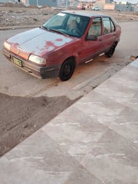 رينو ١٩ موديل ٩١ سنويه خضره كمرك واصل غرامات صفر كهربائيات + طخم تايات...