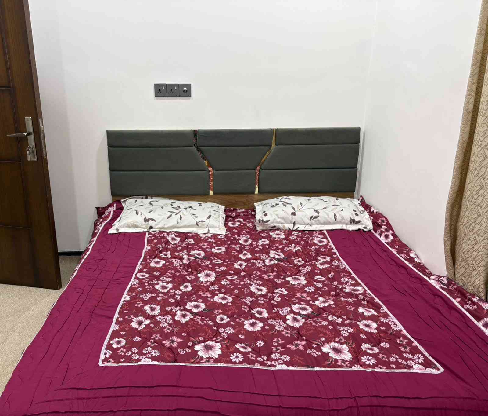 غرفه للبيع نظيفه سبب البيع انتقال


**إذا كنت صاحب هذا الإعلان وتريد حذفه لأي سبب، رجاءا أرسل رسالة إلى الدعم الفني**