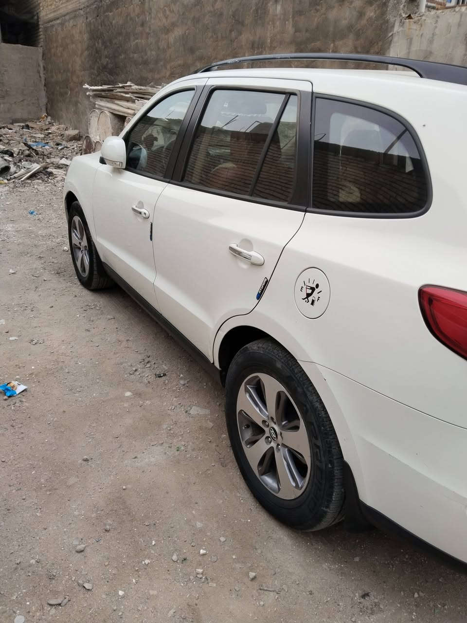 من رخصة الأدمن سنتافيا موديل 2012 خليجي فول مواصفات بيها بارد جاملغ امامي والدعامية مصبوغة 
عنواني بغداد العبيدي 
***********
للاستفسار اتصال
