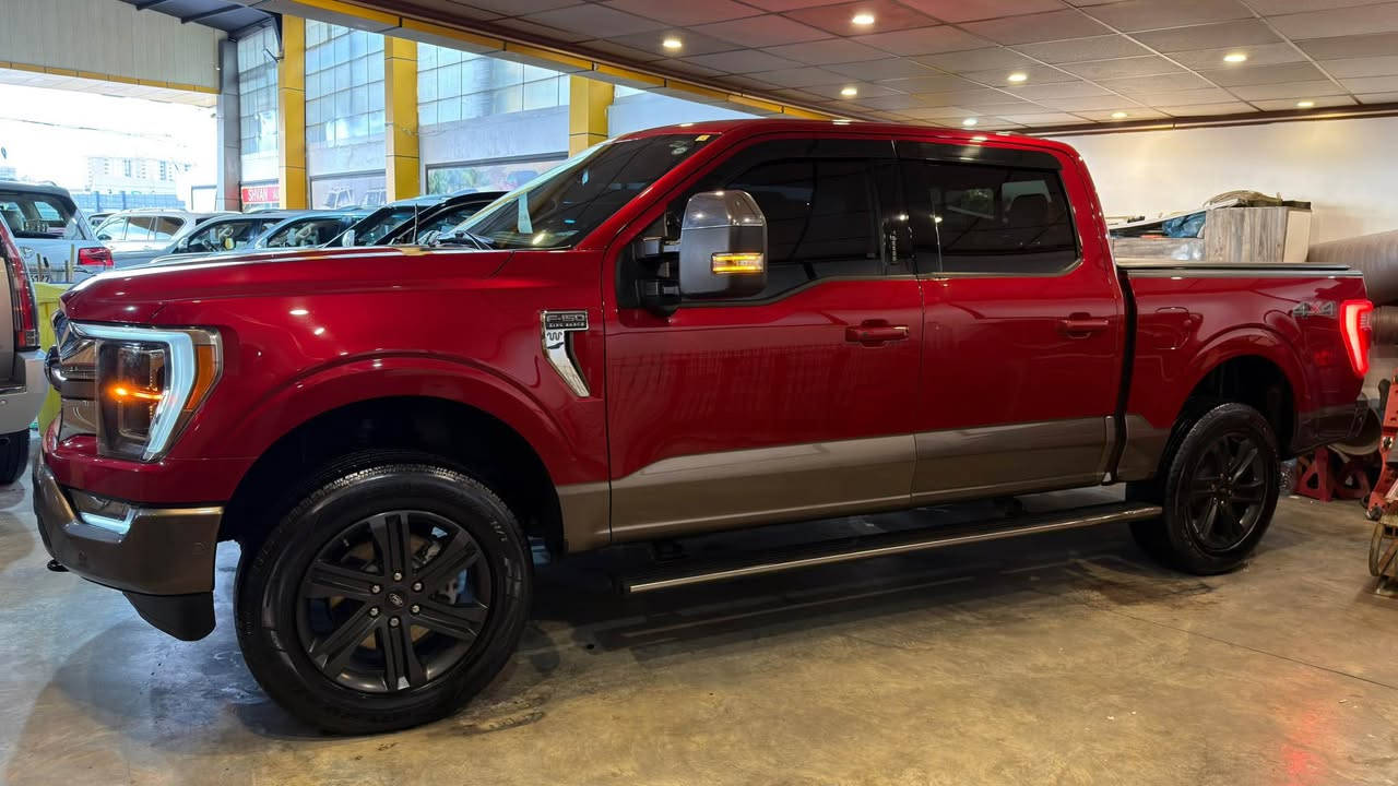 ﷽
‎‏‎ 💎⚜️للبیع
‎‏‎‏⚜️ FORD F-150king ranch ⚜️ / 2023
للبیع فورد F-150 ⚜️
لون ;ماروني ممیز🪽
مودیل ; 2023🔱
‏—————————————————————————
مواصفاتهاking ranch: 
سياره👇
محرك: 6 سلندر 🔥🔥
محرک:3.5 دبل توربو ⚜️
{{باب طويل بدي قصير + كشنات كهرباء+ قاصه دشبول+ بريك بصمه+ عده كامله سبير منازل+ لايت  LED+ اوتو ستوب + شاشة الكتروني+ التحكم في الجر + رادارات (خط مسار * جانبي * خلفي )+ تخم حساس+ كاميرا خلفية+ كاميرا أمامية+ ويل كروم اصلي+ رادار توقف ذاتي+ بلجكتور ليت بيلادي+ تحديد مسار+ شاحن تايب سي+ سستم شاحن الایفون+ شاحن 🔌 USB————————————————————————— سیارە ماشیە((٣٥،٠٠٠ ميل))🔥✅
❌❌❌بیة شبر صبغ
✅السياره جديده بمعنى الكلمه مابي دینار مصرف  الحمدالل ما مفتوح اي برغي منها
 💵💵سعر السيارة :::٣٩٥$$$$
🌆مكان السيارة سليمانية معرض شڤان
الاستفسار اتصل بی تدلل ; 📲📲📲📲***********___*********** السليمانية, العراق
