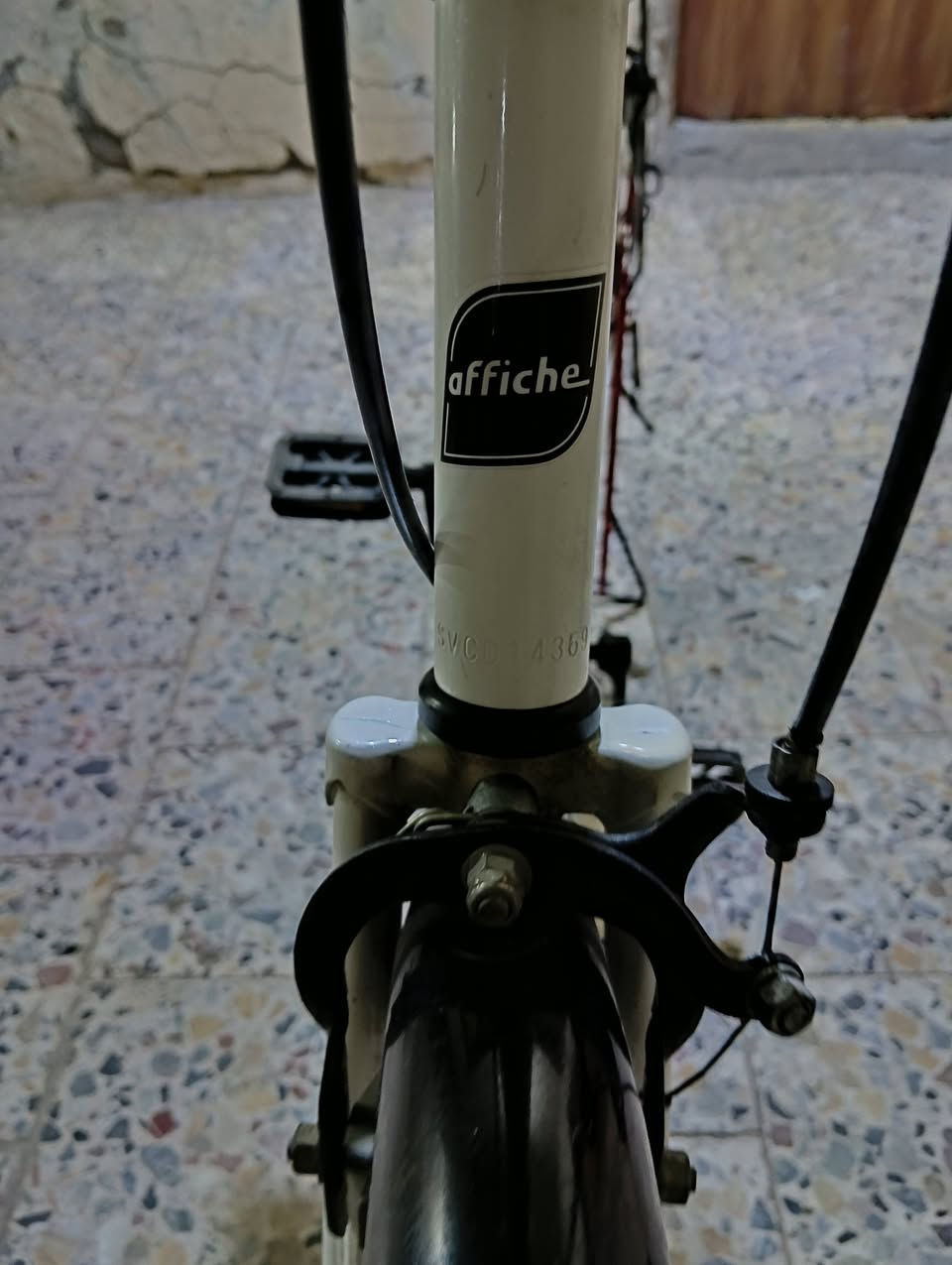 بايسكل ابيض مكحل بسود بناتي كفاله عامه نظافه 100% ختومات كامله انطيك مصاطير هديه فسفورات هديه بطيخه حجم 27 قفل ياباني شيممانو. الاستفسار ***********
