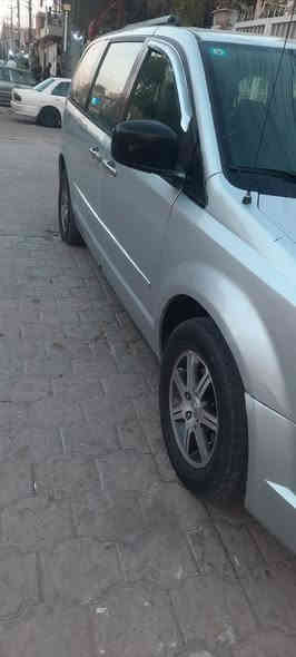 السلام عليكم ورحمة الله  كرفان دوج كلايزر موديل ٢٠٠٨ اربع قطع صبغ جماليه
تبريد فقط غاز صدر أمامي خلفي نضيق تخم تايرات جديد كير مكينه مكفولات  عنوان بغداد السعر ٩٥ بيه مجال حق الجيه رقم هاتف ***********
