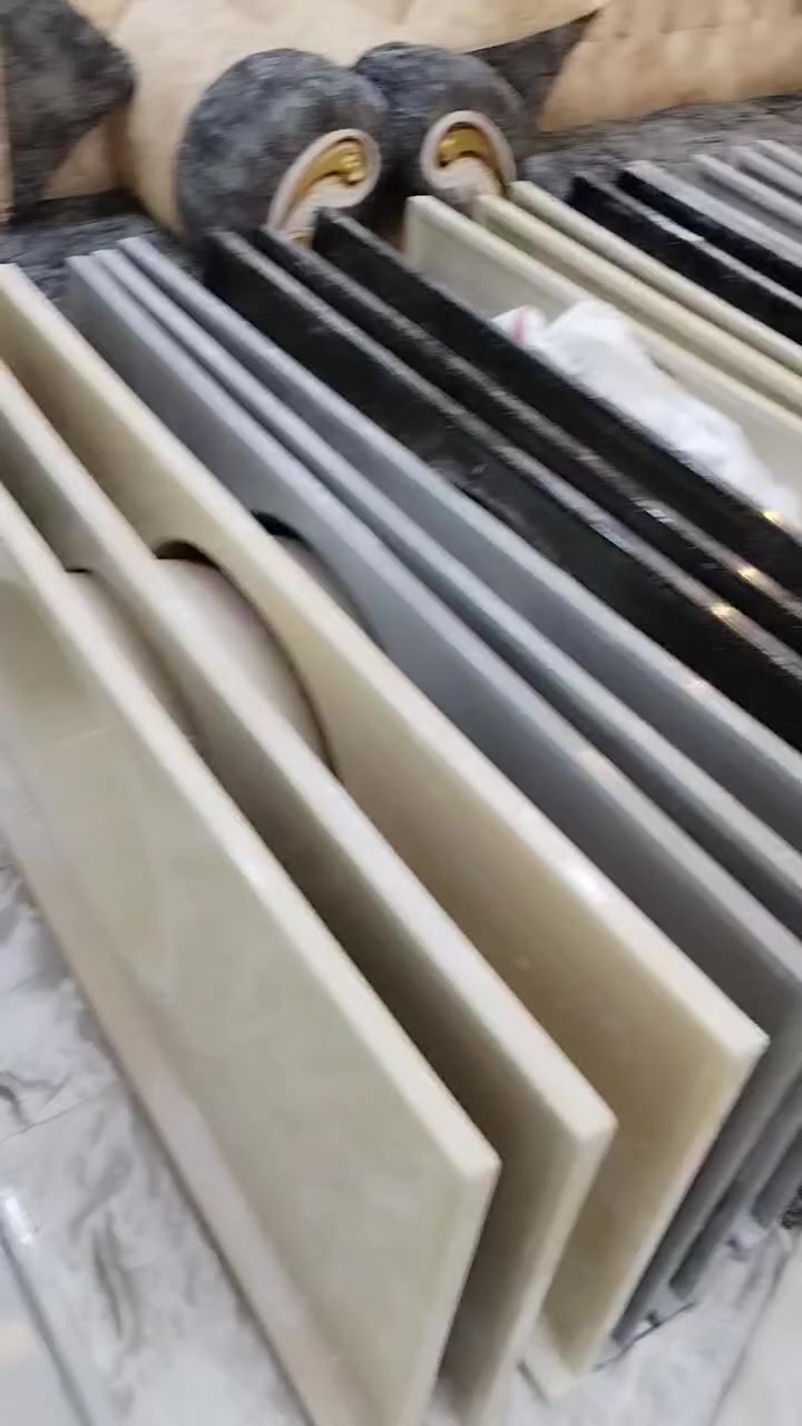 السلام عليكم شباب سعر المتر ونص 50 سعر المترو 20 40 سعر المتر 35 مكاني كربلاء حي  مكاني كربلاء حي الغدير شارع 60 الاستفسار على هذا الرقم ***********
