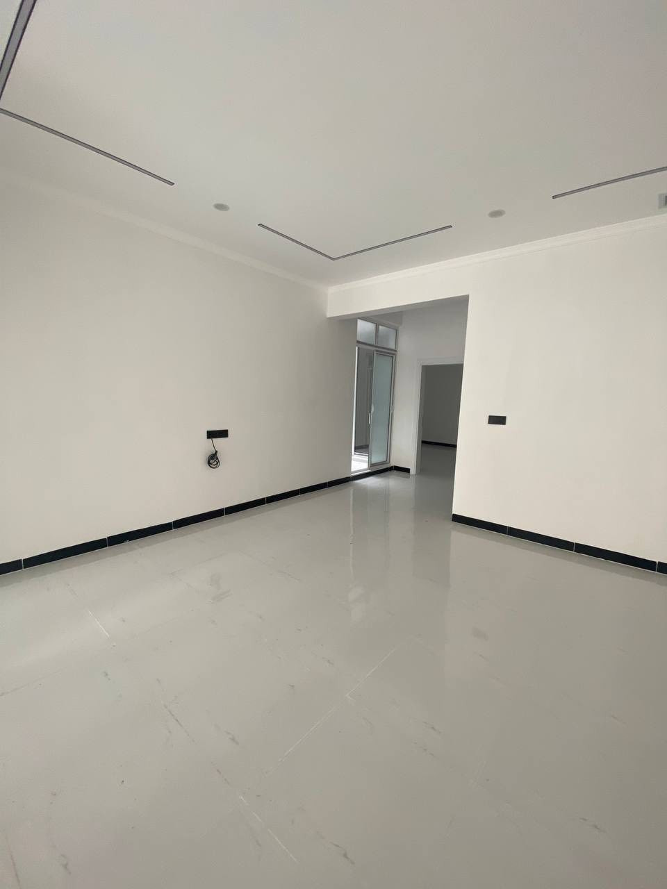 منزل للبيع في أربيل منطقة أربيل جديده 150م قرب شارع 120
يتكون:-
5غرف
أستقبال
صالة
مطبخ
مجموعة صحيات 
للاستفسار:-

***********
***********
***********
******************
في حال لم يتوافق العقار مع رغبتكم او لم يكن بقدر امكانيتكم زوروا موقعنا على تلكرام للتصفح على اكثر عدد من العقارات المتوفرة•https://t.me/miran_48
12دفاتر20ورقة
⁨
