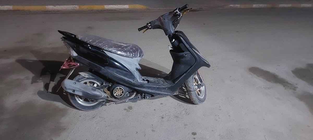 السلام عليكم
دراجه ماكس للبيع 
بوشه 49 بلاد 
دراجه شغاله كرهبائيات بل كام بيه نضام دبل اشاره سلغ وهندر شغال صالنصه بلاد عداد سرعه وعداد بنزين شغال 
مزوده قبق فلاين 
قطره دهن 
وياله ذهبي 
بريكات SAW
قاعده رقم RBM
جملغ كاربون 
سعر 550 بيه مجال للطيبين 
مكان بابل الاسكندريه 
رقم*********** متواجد واتساب وفيس
