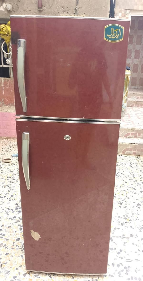 للبيع طباخ،، ثلاجه،، ميز مكتب،،تعليك2متر،،بيت ثلاجه،، تصال👈***********
