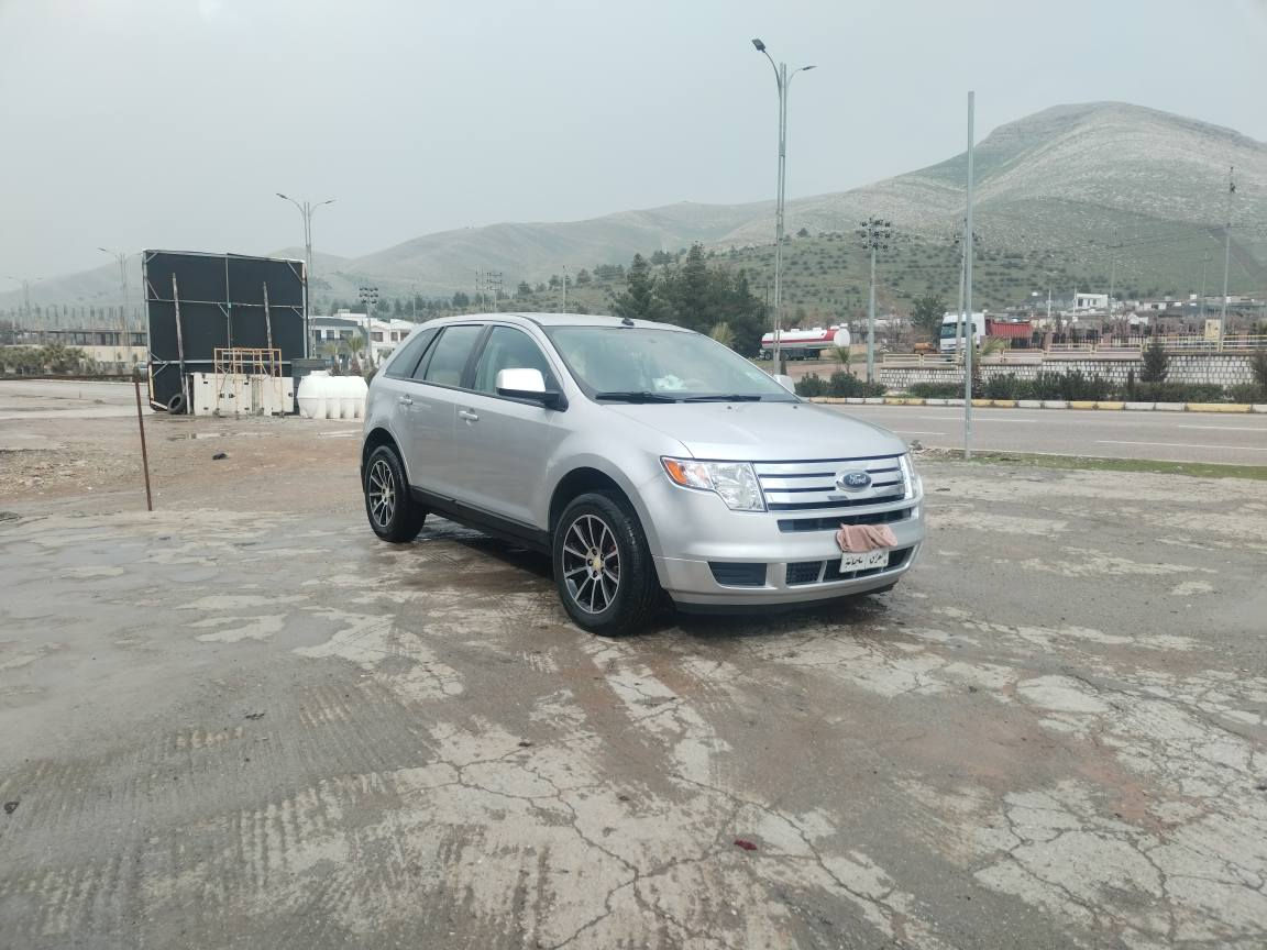 فۆرد ئیدج 2010
فۆرد نیڤا سلڤەر تەنها ئەونەدەی بۆیاخە کەدیاریم کردوە تاک ئەکسل و ناوزەرد حاسەی پشتەوەو تحدید سورعە تبرید مەرکەزی .
مەکینە و گێڕ بەشەرت نەکراوەتەوە بوخارو دوکەڵ و صرفی نیە
چوار تایەی تازەیە پاتری و ڕۆنی تازە گۆڕاوە ویل کڕۆم 
تەقەو ڕەقەو چرکەی تیانیە تەنها سەنەوی بەسەر چووە
96 گەڵاو معاملە شوێن سیدصادق
وەتساپ
0773 155 0404 حلبجة, السليمانية
