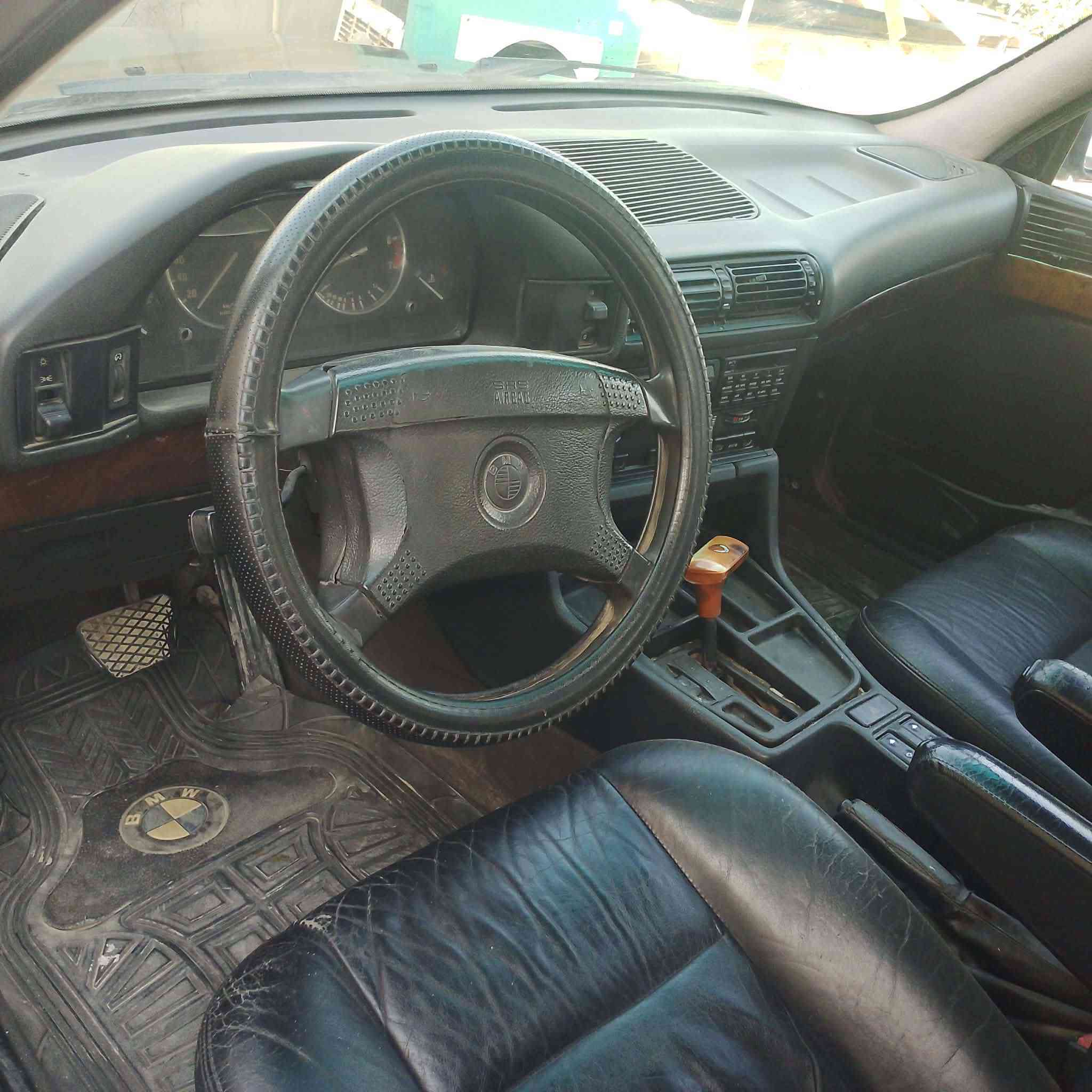 السلام عليكم بي ام دبليو للبيع 535 موديل 93 الرقم بغداد السعر 45 ***********
