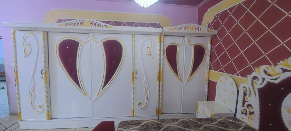 بسم الله  ((  للبيع  )) غرفة نوم تصميم تركي خشب صاج صبغ حراري ابيض الغرفه فول نظافه مستخدمه شي قليل الغرفه  6 قطع كامله 
السعر خاص للشراي


**إذا كنت صاحب هذا الإعلان وتريد حذفه لأي سبب، رجاءا أرسل رسالة إلى الدعم الفني**