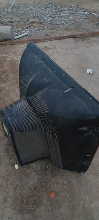 تلفزيون ماادري شسمو للبيع شغال كلشي مابي السعر40 اتصل07875337297