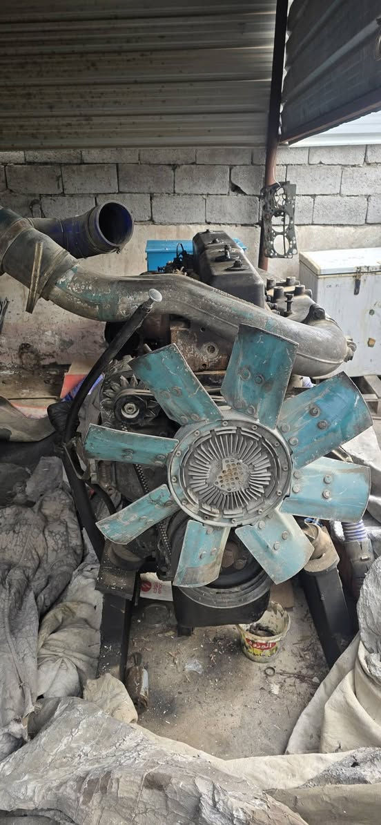 سكانيه ١٣ كاطعه ابيع عله وضعهه
بم ٢٦ تجفيت جيدي كور جيدي شديته وكطعة راس توليد 250كيفي لاديتر موجود بس تعبان  مكانهه واسط الصويره 
رقم الهاتف ***********
