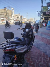 شباب سكنس للبيع موديل 2025جاهزه من كلشي  لايت زنون  هورن سيدان  تشغيل ...