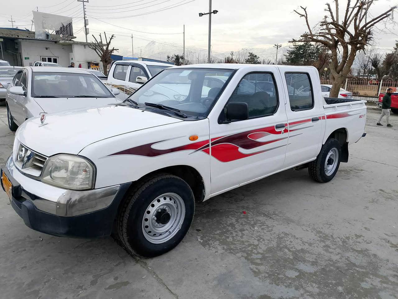 نیسان علوج 2006بەخی ناوشین سەقفوشانی بەشەرت جواردەوری بەلەبەلەی بۆیاخە بیشی کەبسە گیرومەکینەو ئەکسلی بەشەرتە هیج نوقستانی تیانیەسیارەکە ماندونەکراوە وەک دەقی شەریکە ماوەتەوەنرخی75گەلاو کەمیک مەجال بەشەرتی مالی مەدەنی ئەی فرۆشم شوین قەلادزئ*********** بشدار, السليمانية
