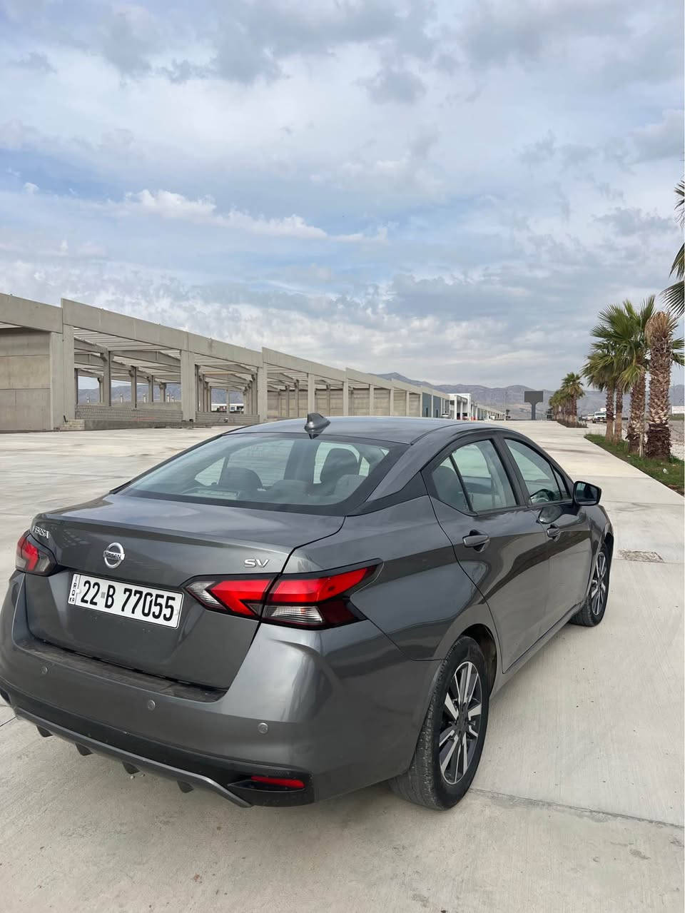 نيسان فيرسا 2021 sv 
رقم و سنوية جديد 
تةنيا يةك بارجة بوياخة بة بئ داخلي بي ايرباك 
پيش و پاش رادار فحم به شه رت 
دو جي تعديلي هه يه 
***********
شوين ((ئاكرئ))  سعر 114$ اكر, نينوى
