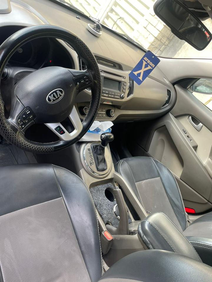 السلام عليكم
سبورتج2015 
خليجي
محرك 2000 دوش
كير ومحرك مكفولات
تخم تاير جديد
مري شفط
صدر بحالة ممتازه جدا
تحكمات ستيرن
ماشية 169

السعر 143
الاستفسار على الرقم
***********
