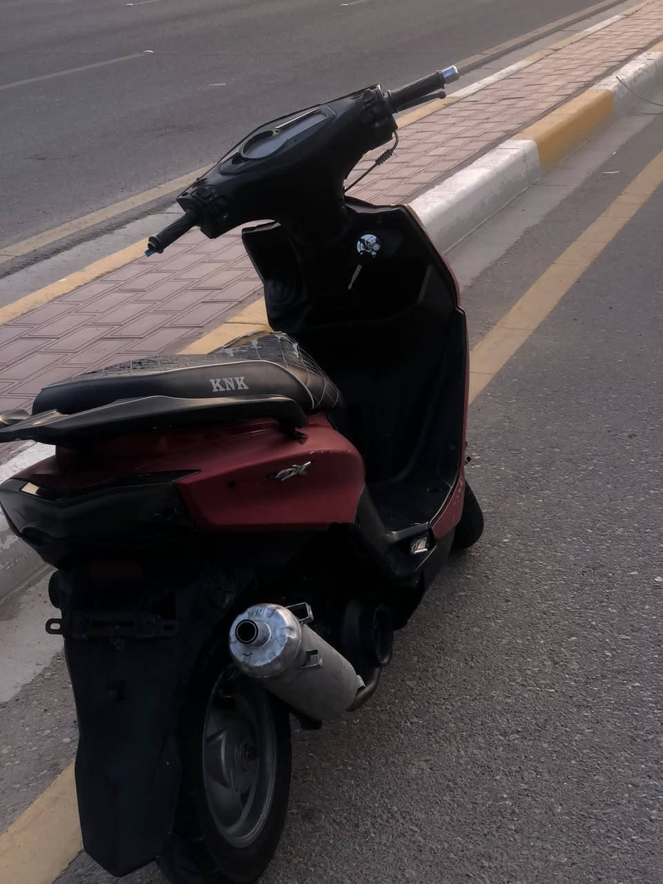 سلام عليكم دراجه سكنس نثيه بوشه 55 دراجه كامله كلها سلف كهربائيات هندر وهاي نضافتها كدامكم رايدها 350وبيهاً مجال شي بسيط للتواصل ***********واتساب او اتصال مو مشكلة مكان كربلاء
