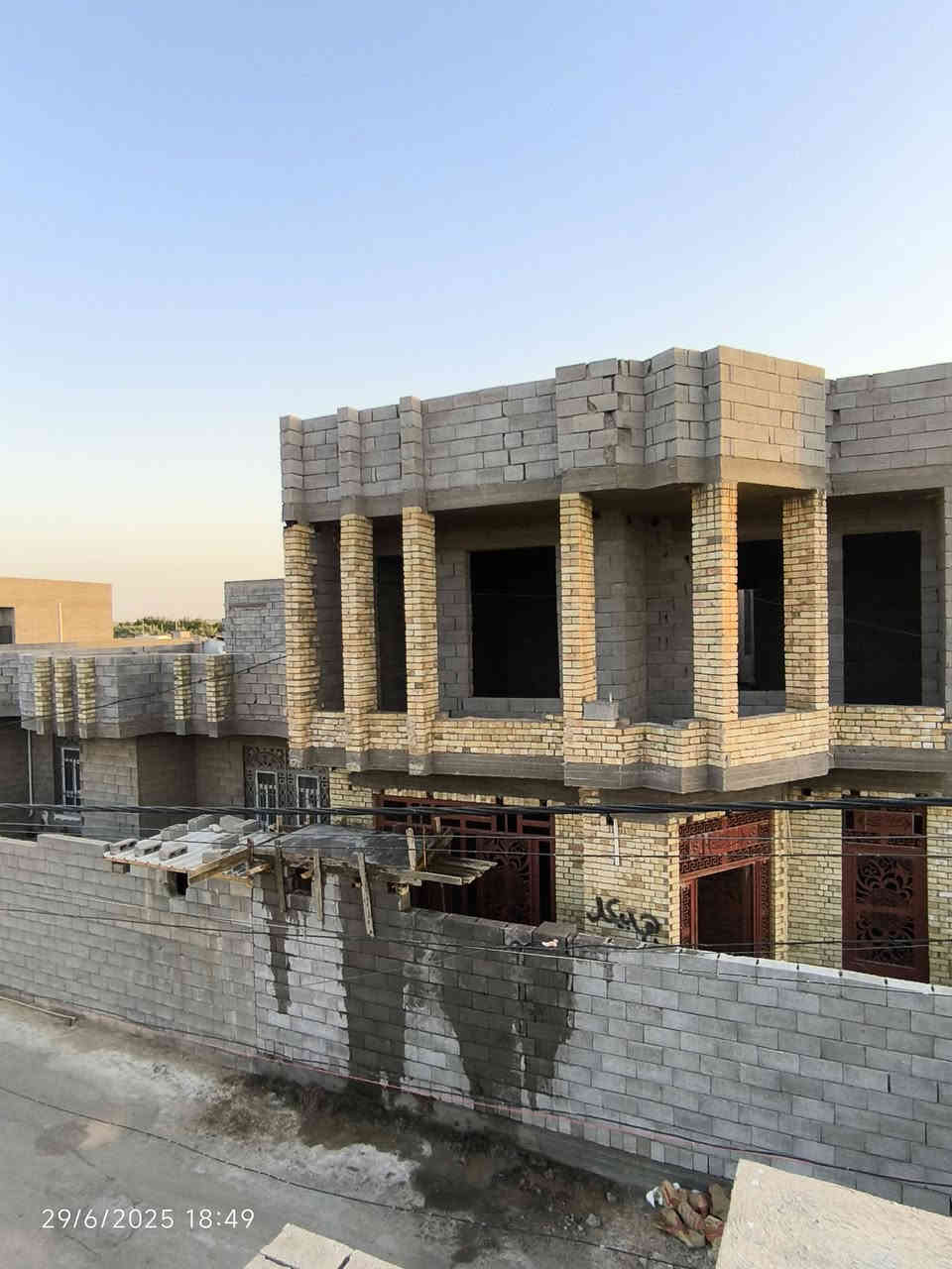 هيكل للبيع مع قطعه مساحه الكلي 300 م طابو زراعي سند 25 عل حولي مال حي القدس سعر 90وبي مجال ***********
