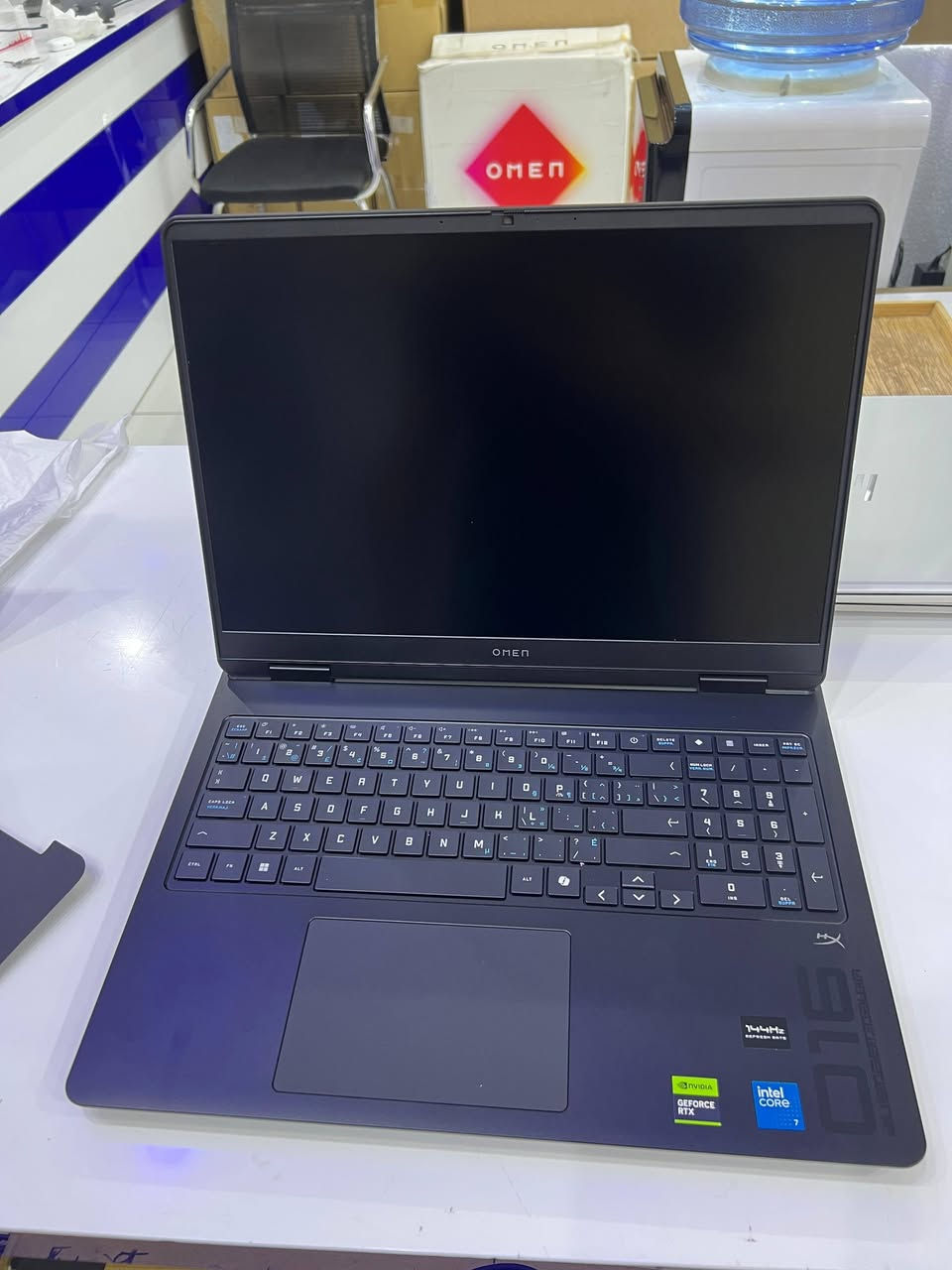 ​💻 HP OMEN Gaming 16 | Ultimate Gaming & Workstation Beast 🚀🔥
Main Specifications:

​• Processor (CPU): Intel® Core™ 7 240H (2.50 GHz) 🟦

• Graphics Card (GPU): NVIDIA® GeForce RTX™ 5070 (8GB GDDR6) ⬜

• Sub-Graphics: Intel® Graphics ⬛

• Memory (RAM): 16GB DDR5 / 5600MT/s 🟩

• Storage (SSD): 1TB PCIe Gen4 NVMe 🟥

• Display: 16-inch, WQXGA (1920 x 1200), 144Hz refresh rate 🖥️

• Keyboard: Keyboard Backlight ⌨️

• Operating System: Windows 11 Home (Original) 🔷

​✨ الحالة: أوبن بوكس، نظيف 100% بحالة الزيرو (أصلي بالكامل) 📦

(Condition: Open Box - 100% Clean like new / بەکارهاتووی زۆر خاوێن وەک نوێ)

​🎬 الاستخدام: مثالي لأقوى ألعاب الـ AAA، التصاميم الهندسية، الرندرة، صناعة المحتوى، والمونتاج الثقيل.

​☎️ للتواصل والاستفسار (واتساب أو ماسنجر): ***********

​📍 الموقع: كركوك - بنجا علي (کەرکوک، پەنجا عەلی)

​خوبيب للابتوبات - Khubaib Laptops 🛒
